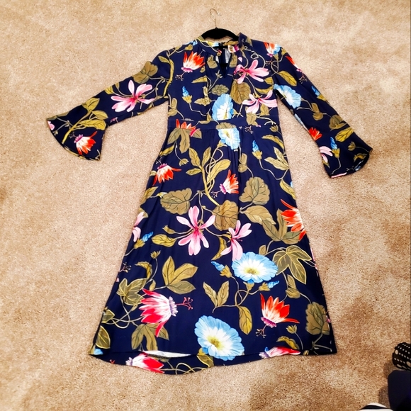 Dress - Picture 1 of 4